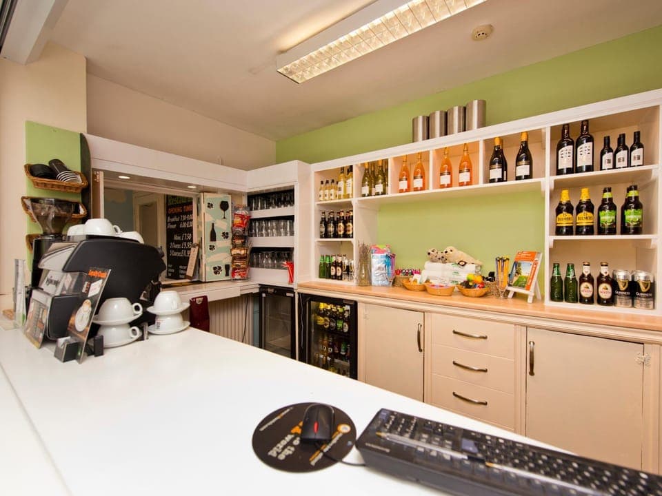 Lobby or reception, Food and drinks