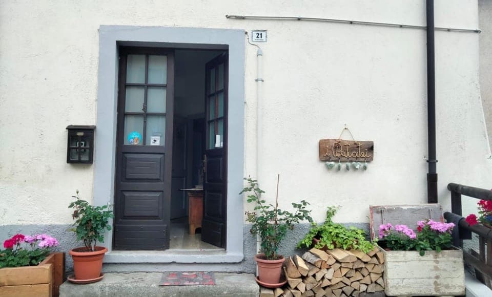 Property building, Facade/entrance