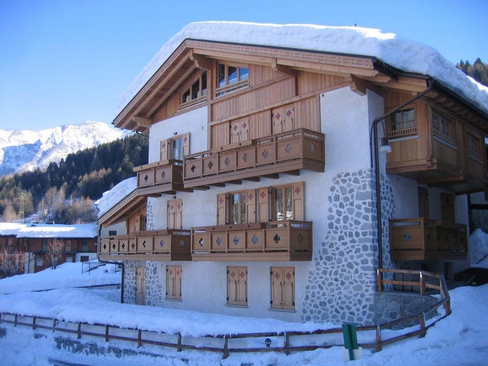 Facade/entrance, Skiing, Sports