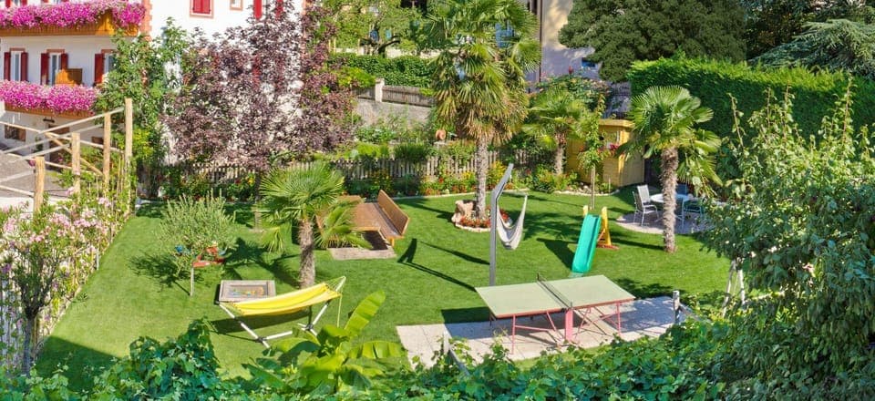 Garden, Garden, Table tennis