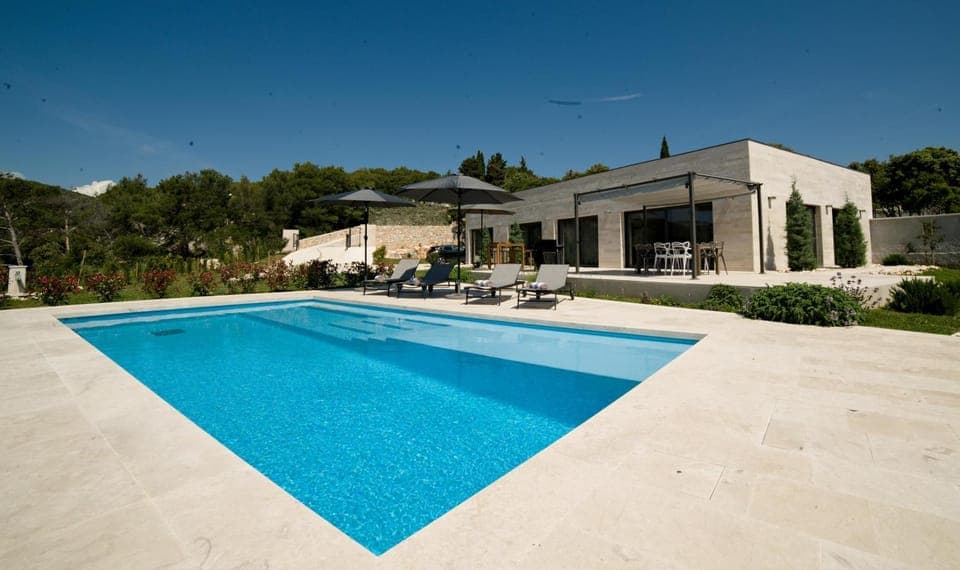 Property building, Swimming pool, Swimming pool
