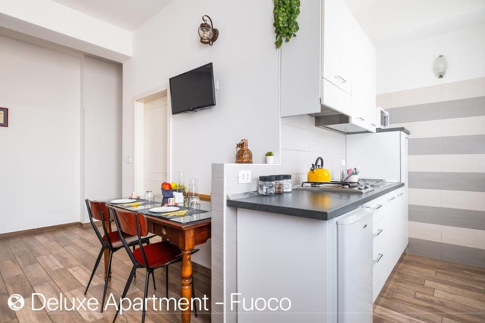 Kitchen or kitchenette, Dining area, Lunch, kitchen