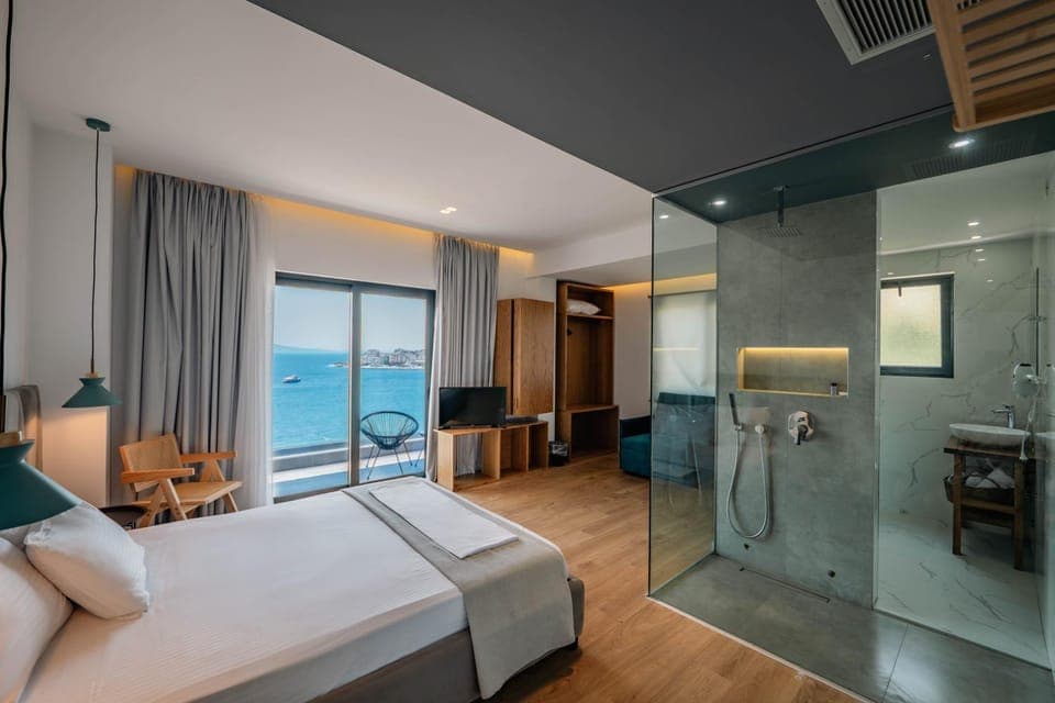 Bed, Bathroom, Bedroom, Sea view