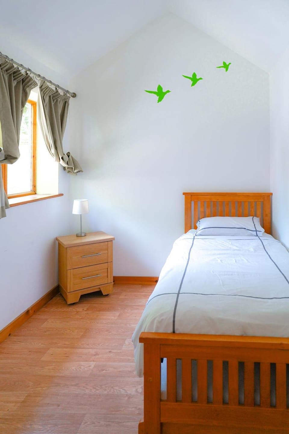 Bed, TV and multimedia, Bedroom, wardrobe