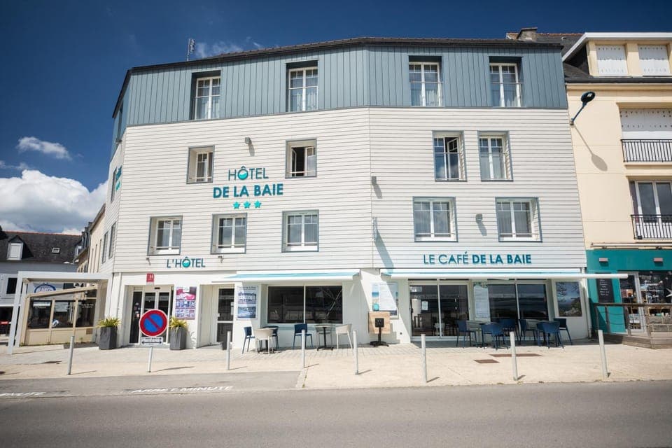 Property building, Location