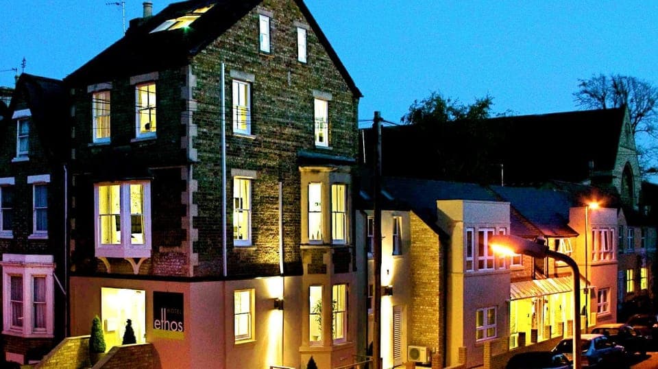 Property building, Neighbourhood, Location, Parking