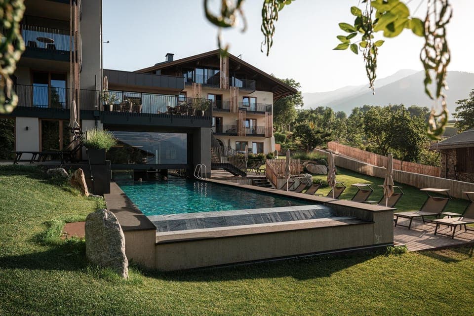 Property building, Swimming pool