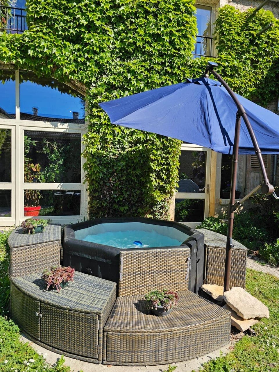 Day, Hot Tub, Garden view, Swimming pool, sunbed