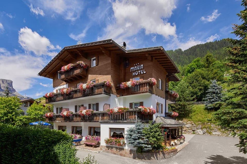 Property building, Day, Mountain view