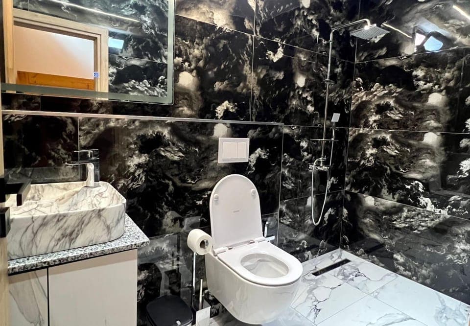 Shower, Toilet, Bathroom