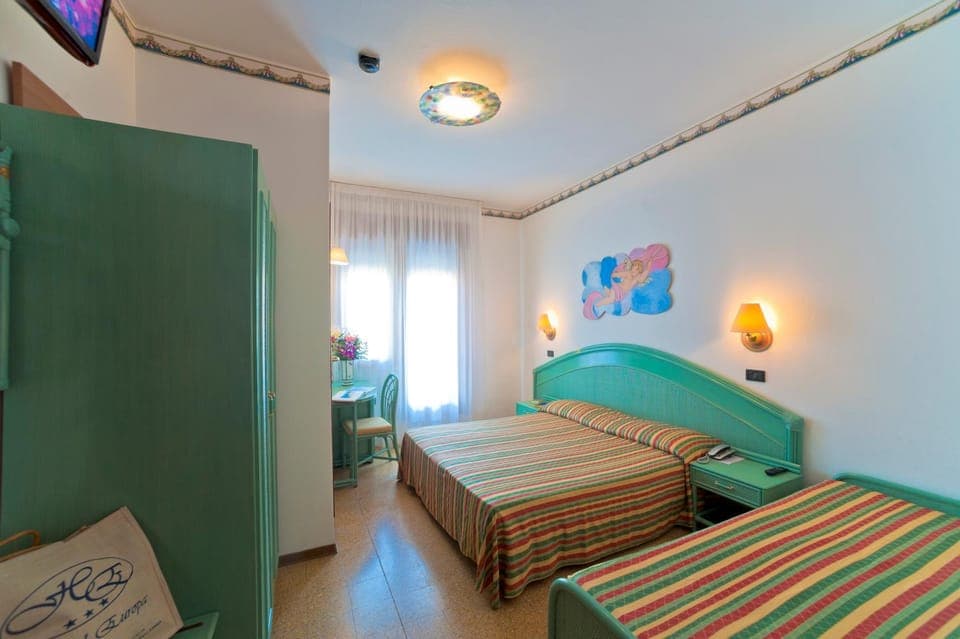 Photo of the whole room, bunk bed