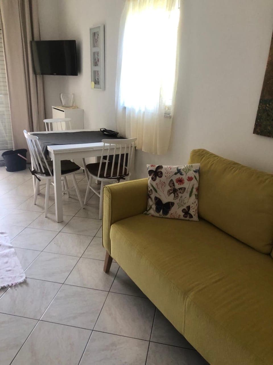 Seating area, Dining area