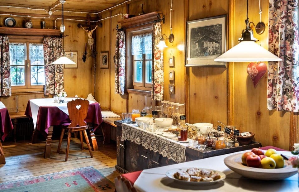 Food and drinks, Continental breakfast