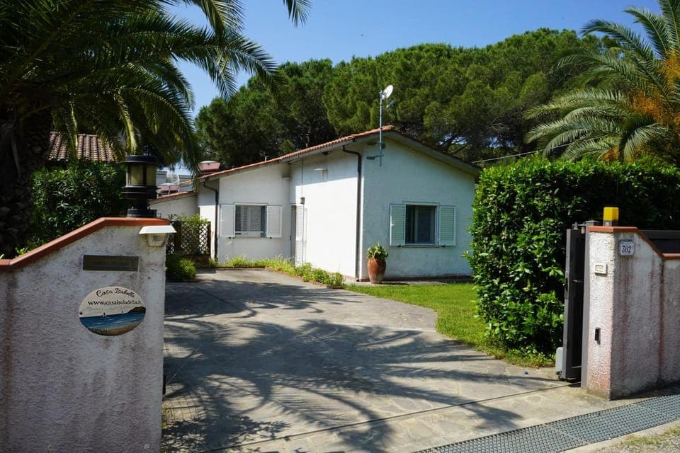 Facade/entrance, Garden view, Parking