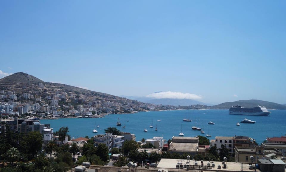 Off site, Day, Neighbourhood, Summer, Balcony/Terrace, Beach, City view, Landmark view, Mountain view, Sea view, Shopping Area, Family