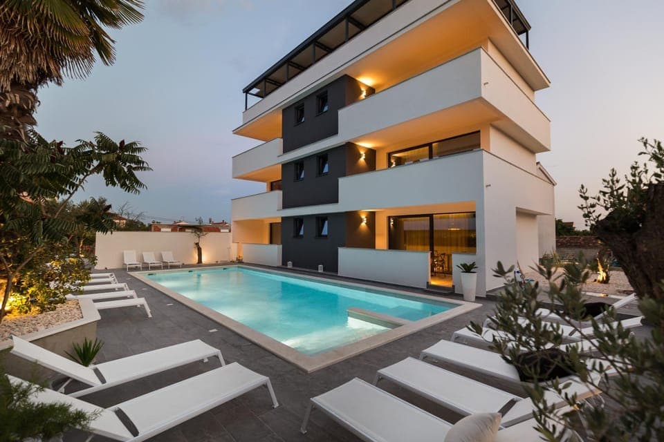 Property building, Pool view