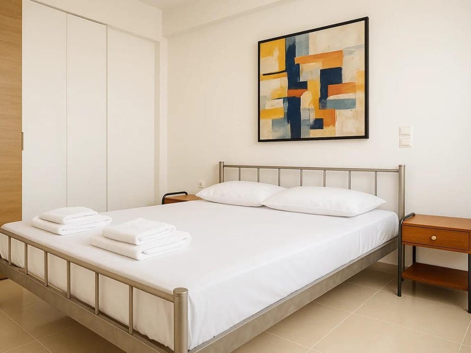 Bed, Bedroom, towels