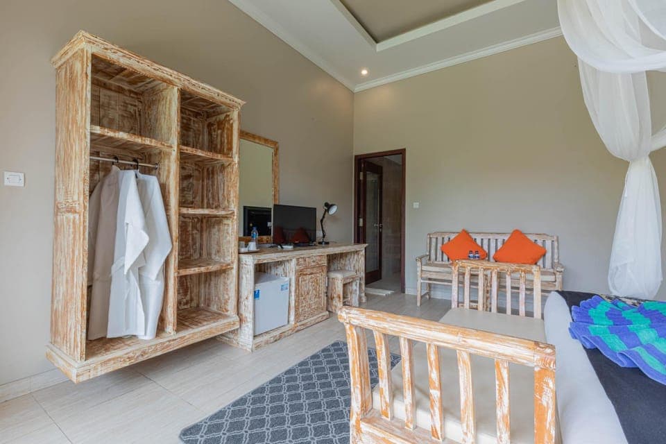 TV and multimedia, oven, wardrobe