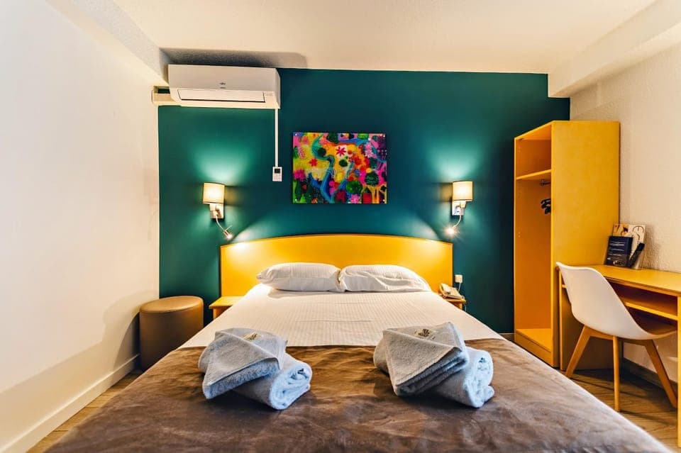 TV and multimedia, towels, air conditioner