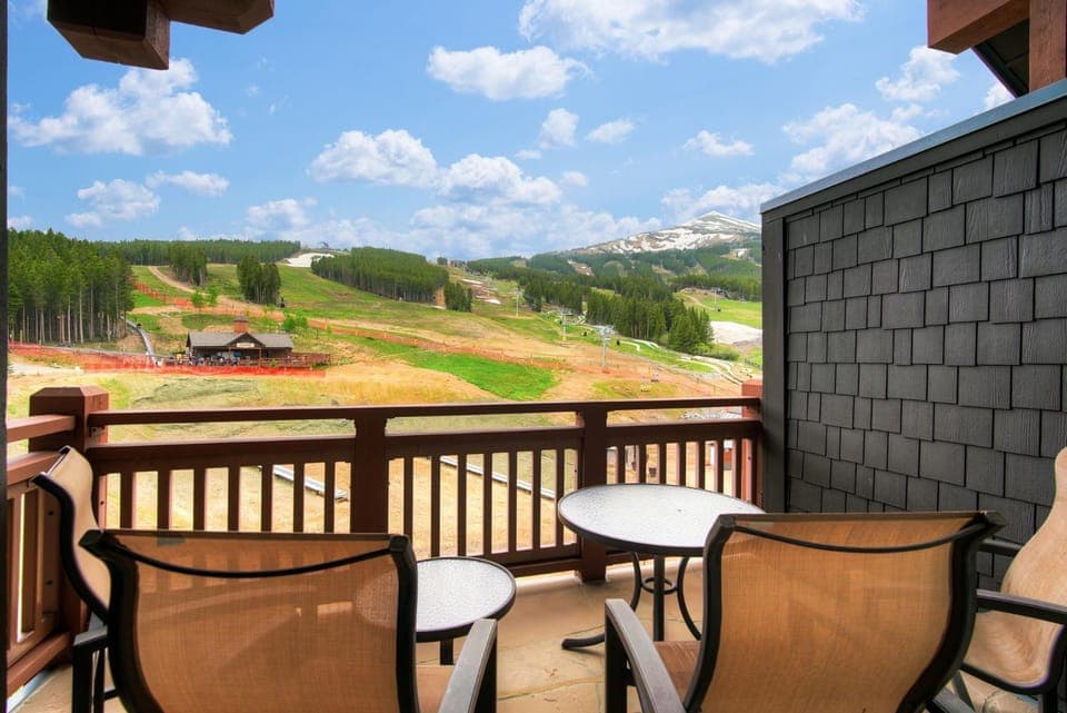 Penthouse 4 Bedroom Condo at Base of Peak 8 Apartment in Breckenridge