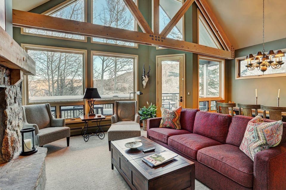 Mountain Luxury Townhome-Ski in out & Wood Burning Fireplace House in Beaver Creek