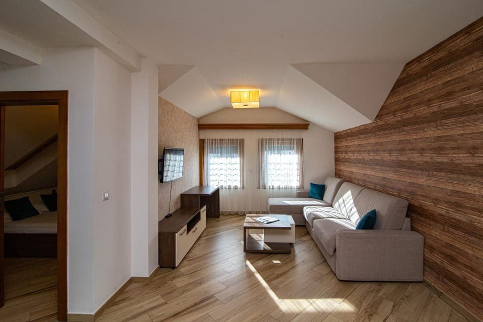 TV and multimedia, Living room, Seating area, Bedroom, Text overlay