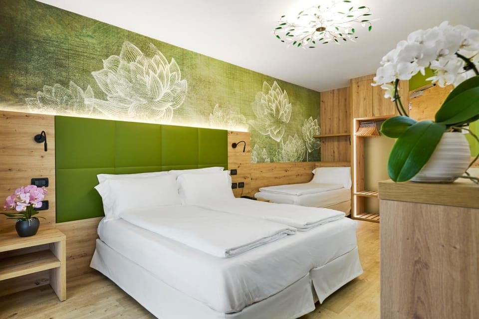 Bed, Photo of the whole room