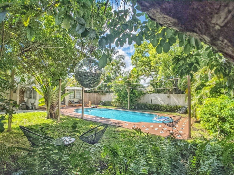 Day, Natural landscape, Garden view, Pool view, Swimming pool, sunbed