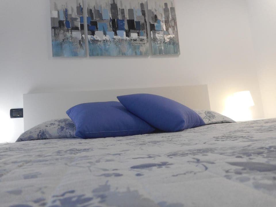 Bed, Decorative detail, Bedroom