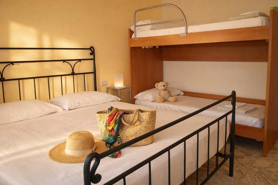 Bed, Bedroom, bunk bed