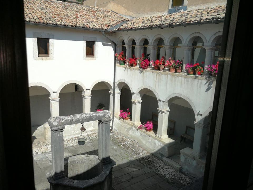 Mountain view, Inner courtyard view