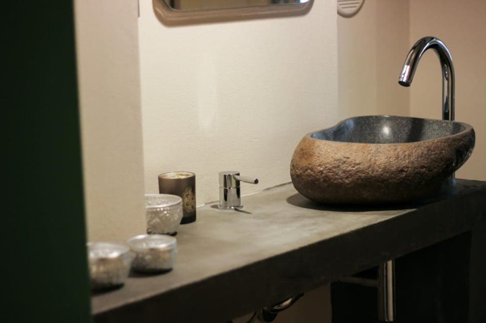 Bathroom, Decorative detail