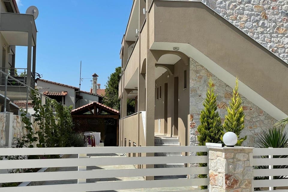 Property building, Area and facilities