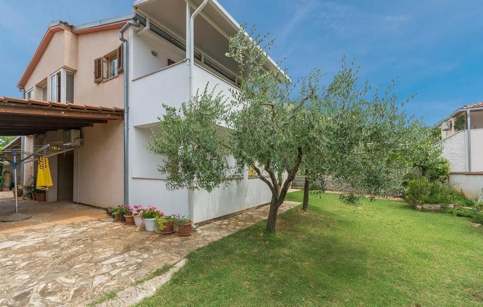 Property building, Garden