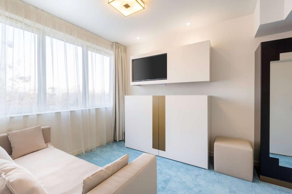 Photo of the whole room, On site