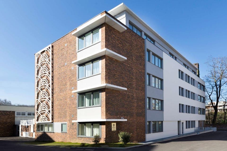 Property building, On site