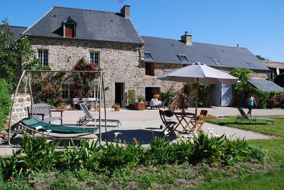 Property building, Patio, sunbed