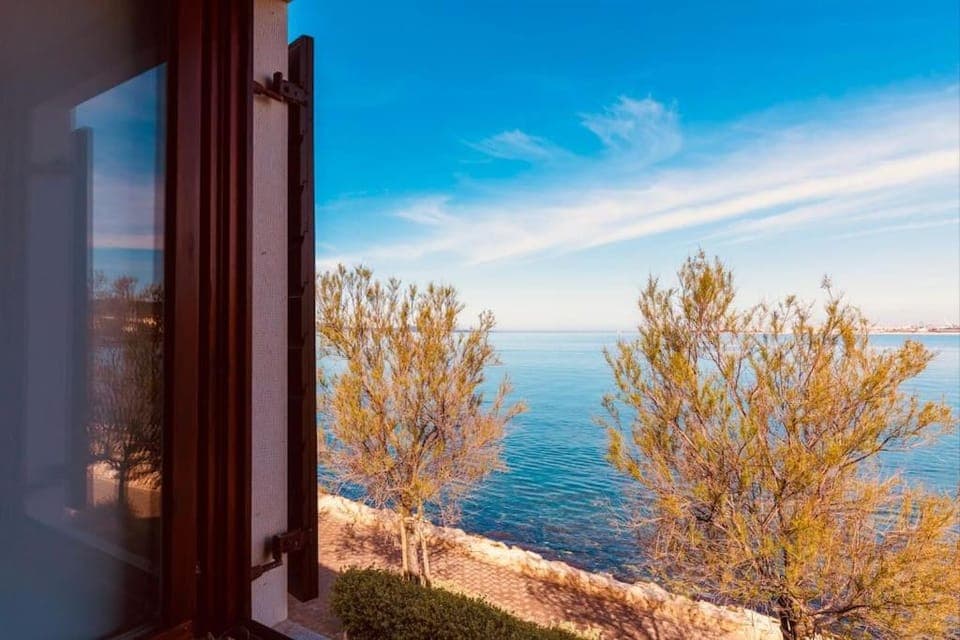 FIRST ROW BY THE SEA Apartment Apartment in Šibenik-Knin County, Croatia
