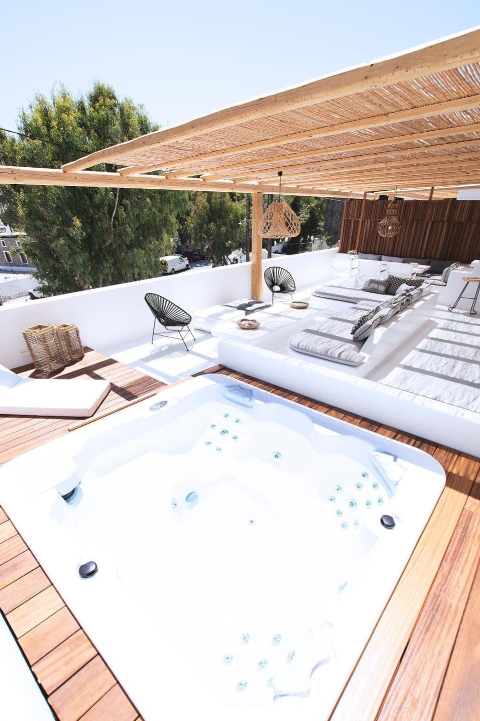 Patio, BBQ facilities, Hot Tub, Balcony/Terrace, Seating area