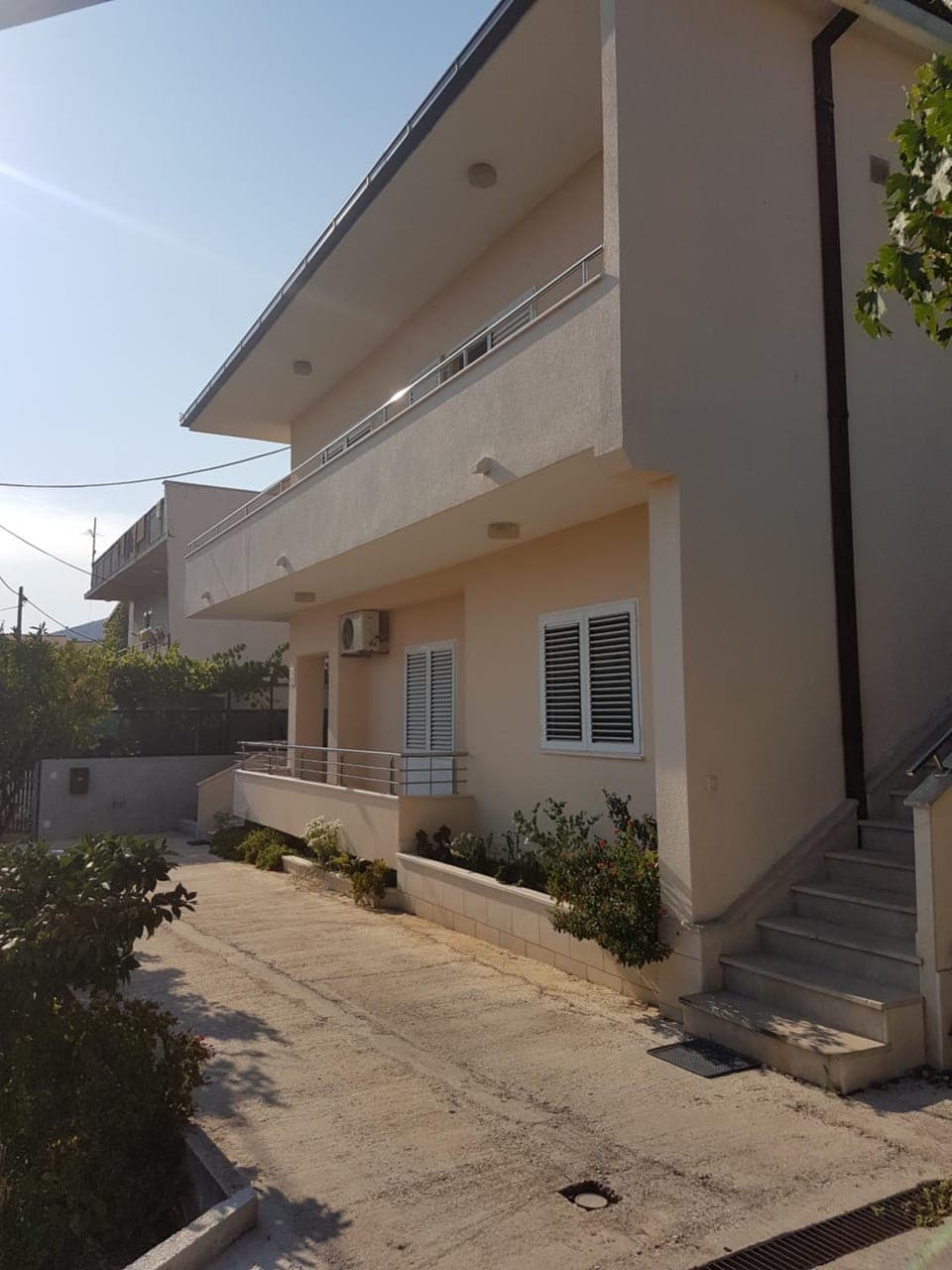 Facade/entrance