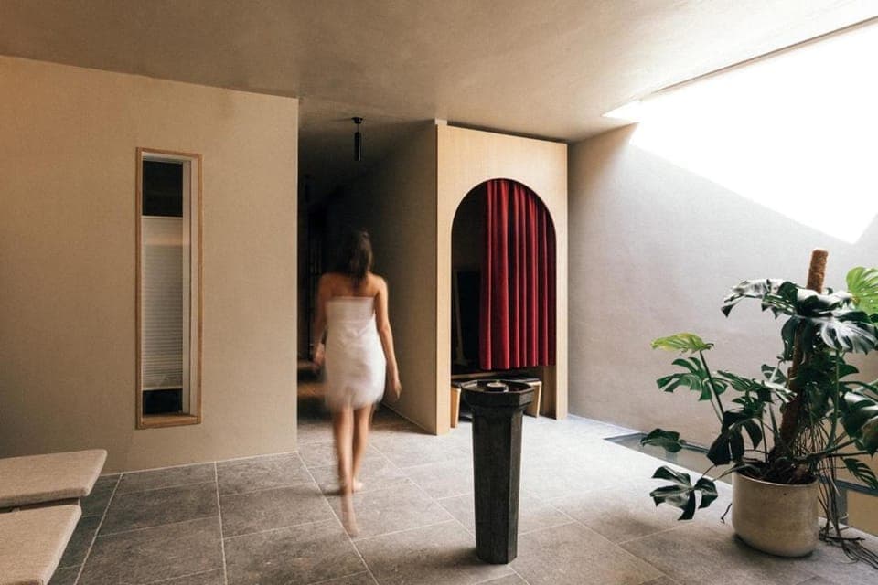 Property building, Sauna, Spa and wellness centre/facilities, Swimming pool