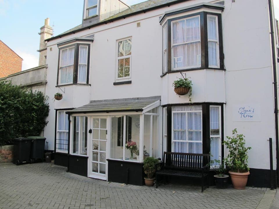 Property building, Facade/entrance