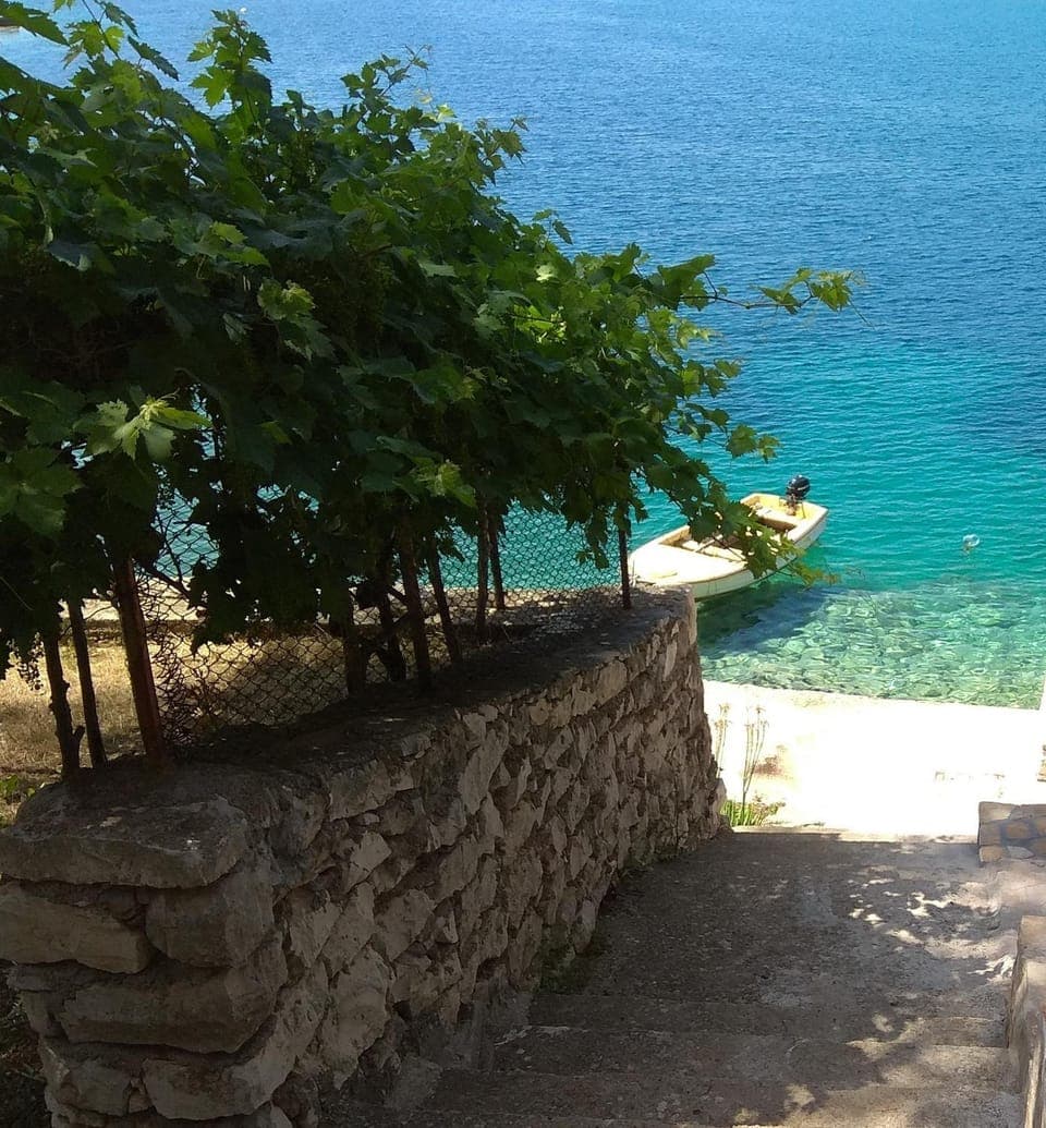 Location, children, Family