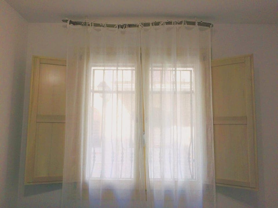 Photo of the whole room, Decorative detail