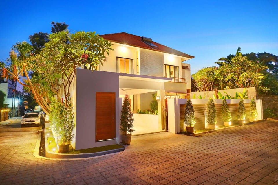 Property building, Facade/entrance