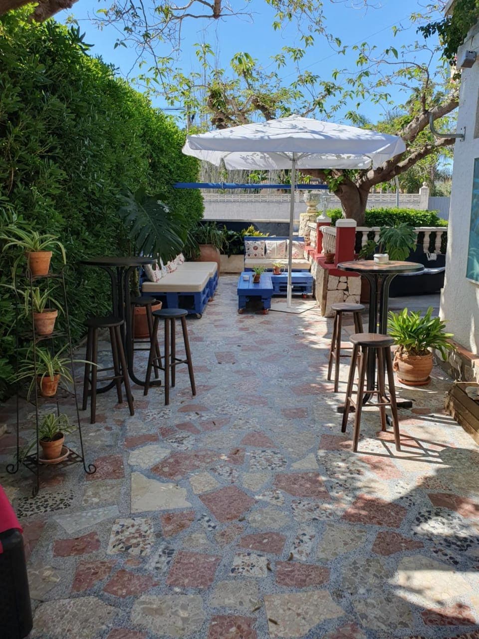 Patio, Restaurant/places to eat, Bed, Garden, Balcony/Terrace, Food and drinks, Dining area, Beach, Food, Garden view, Breakfast, hair dryier