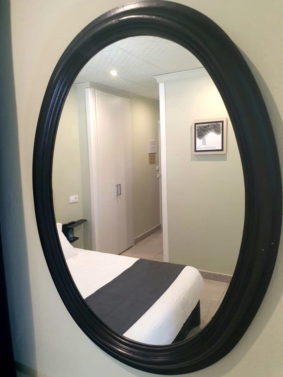 Shower, Restaurant/places to eat, Bed, Garden, Bathroom, TV and multimedia, Balcony/Terrace, Lounge or bar, Food and drinks, Seating area, Beach, Bedroom, Breakfast, Parking, hair dryier, internet, internet, microwave, minibar, towels, wardrobe, air conditioner