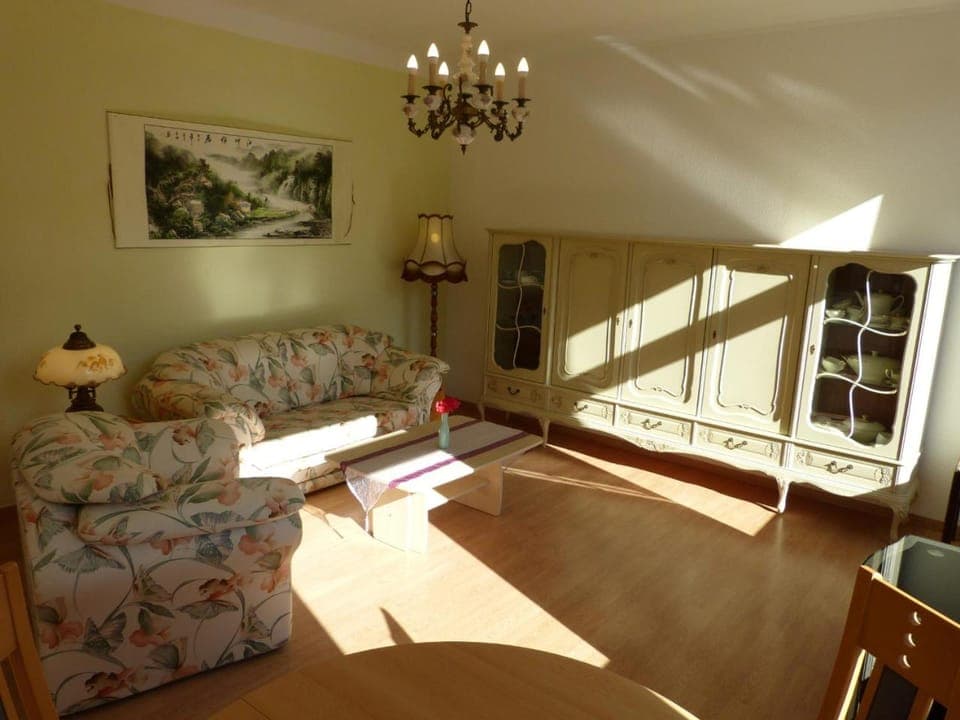 Day, Summer, Living room, Photo of the whole room, Decorative detail, Seating area