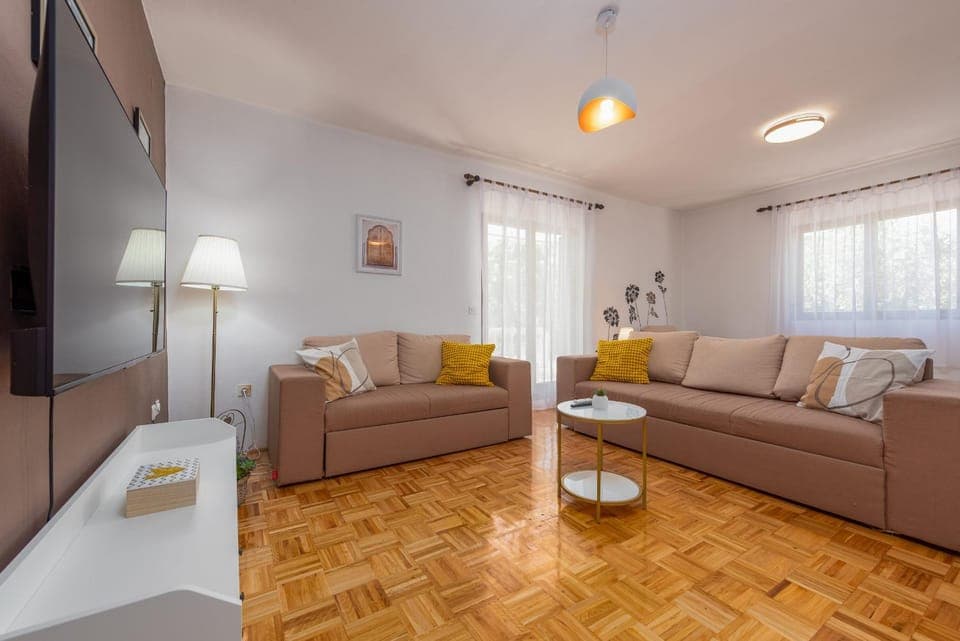 Communal lounge/ TV room, Living room