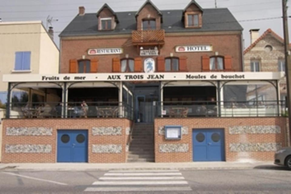 Property building, Day